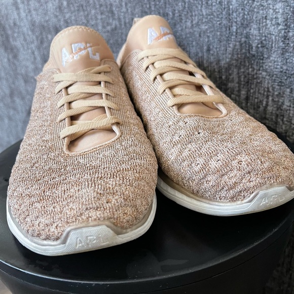 Women’s APL TechLoom Phantom Size 10 - Picture 4 of 14